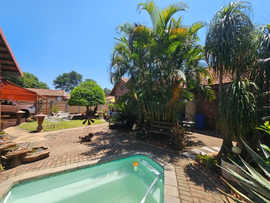 3 Bedroom Property for Sale in Oos Einde North West